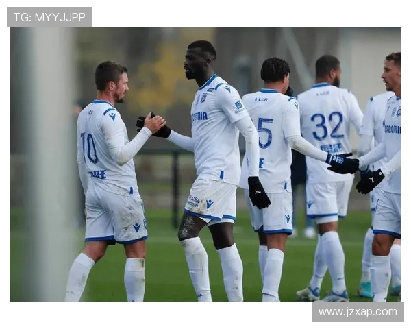 法甲球队进攻战术演练实录与应用场景解析